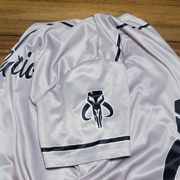Star Wars The Mandalorian Baseball Style Jersey - Size XL - Picture 6 of 7